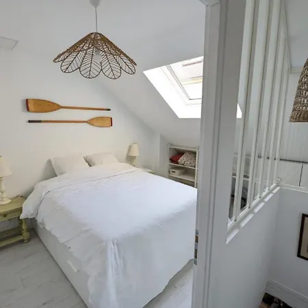 Holiday home Maisonnette Plein Centre Bourg *