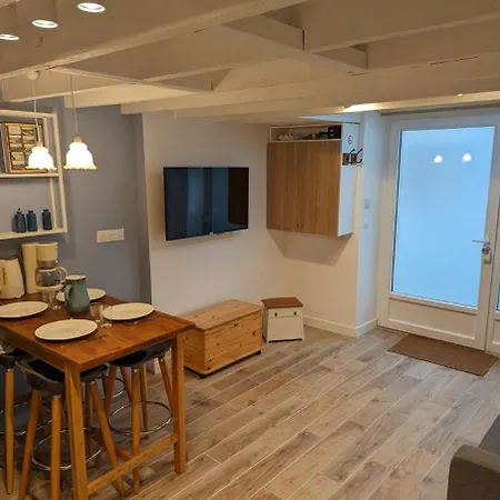 Maisonnette Plein Centre Bourg Holiday home Ouistreham
